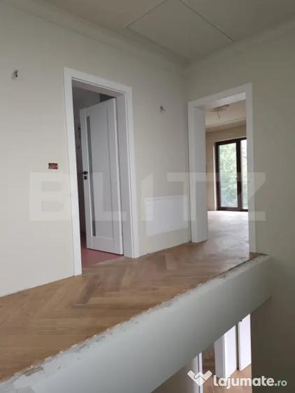 Casă cu 4 camere cu Teren 350 Mp în Central