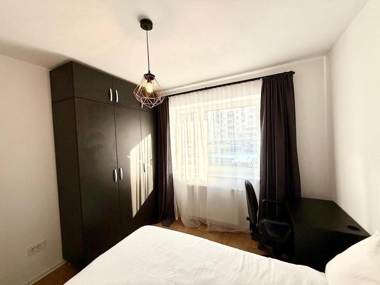 Apartament cu 3 camere decomandat în Exterior Vest