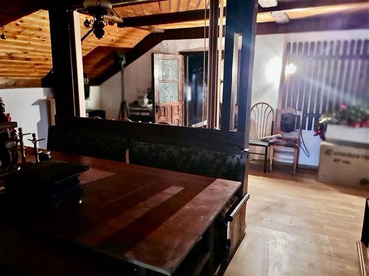 Casă cu 4 camere cu Teren 4500 Mp în Schitu Duca