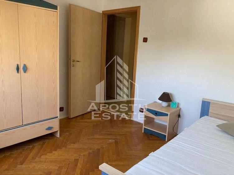Apartament cu 3 camere decomandat, mobilat în Bucovina