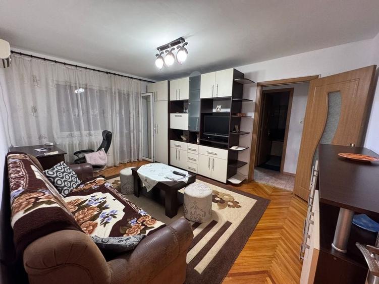 Apartament cu 2 camere decomandat, mobilat în Girocului — fotografia 3