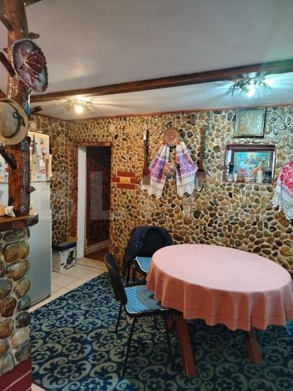Casă individuală cu 6 camere cu Teren 3500 Mp în Florești