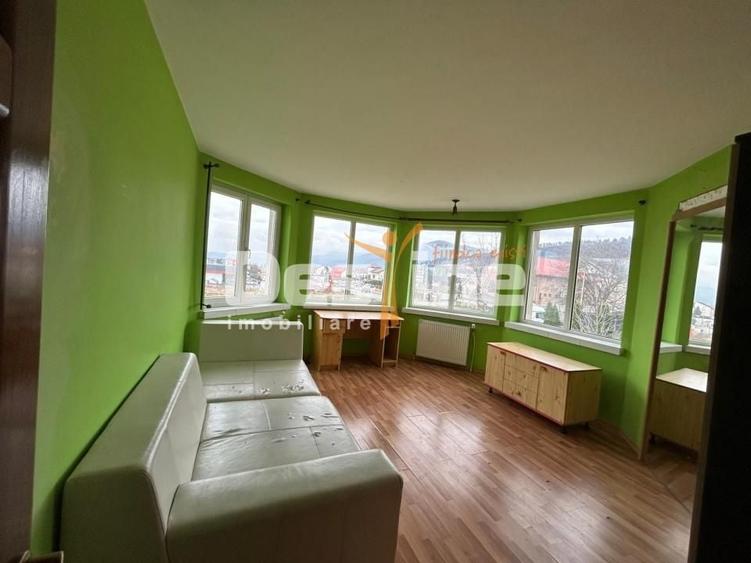 Casă individuală cu 6 camere cu Canalizare în Ciritei