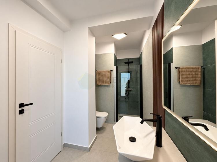 Casă individuală cu 4 camere cu Piscina în Tunari
