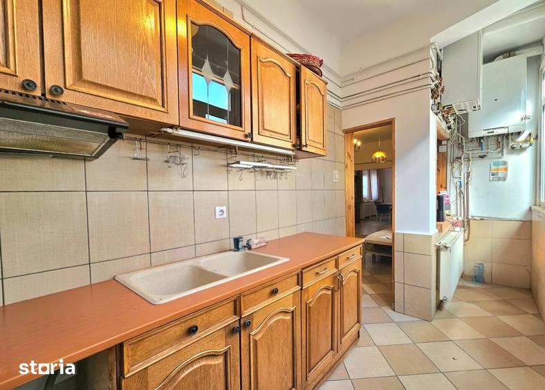 Apartament cu 4 camere în Moșilor