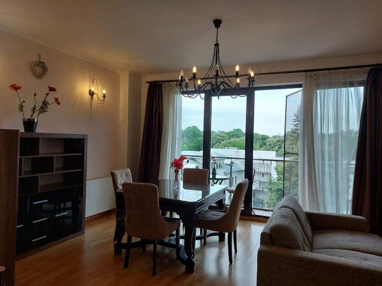 Apartament cu 3 camere decomandat, mobilat în Kiseleff