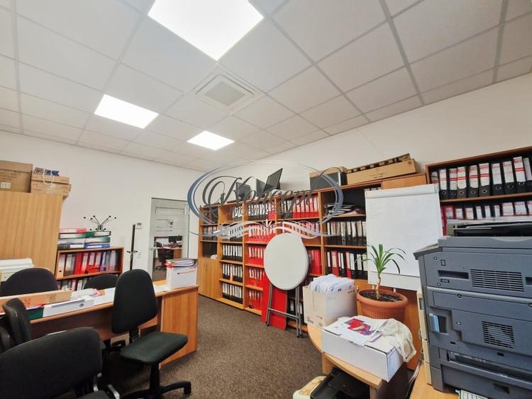 Birou, de 211.55000305176 mp, în Europa