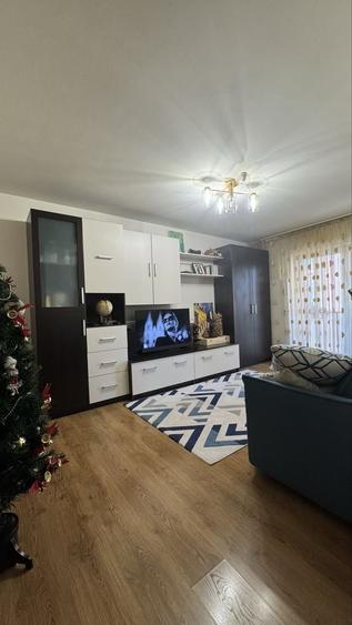 Apartament cu 2 camere decomandat în Florești