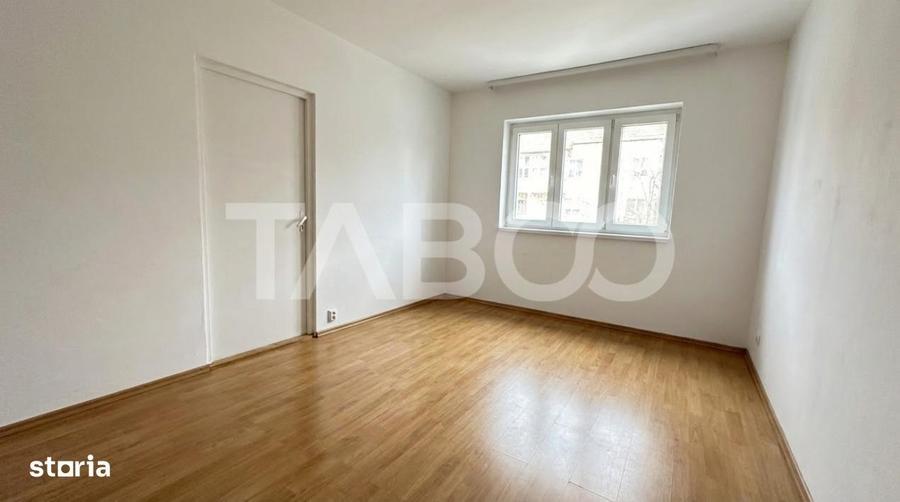 Apartament cu 2 camere nedecomandat, mobilat în Mihai Viteazul