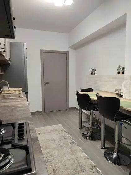 Apartament cu 2 camere decomandat în Titan