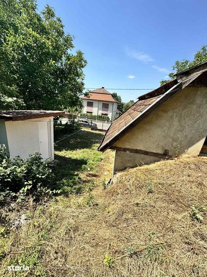 Casă cu 2 camere cu Teren 1349 Mp în Supur