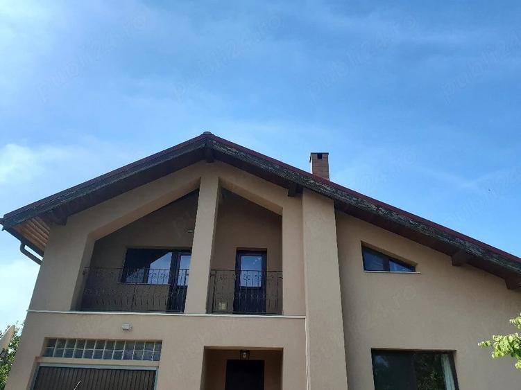 Casă cu 5 camere cu Teren 550 Mp în Central
