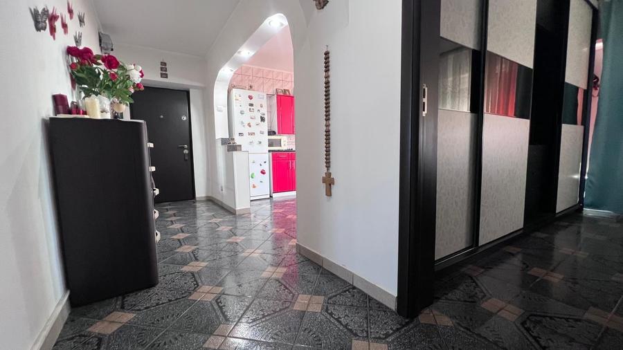 Apartament cu 2 camere decomandat în Drumul Taberei