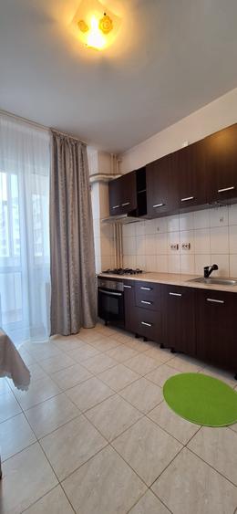 Apartament cu 2 camere decomandat în Titan