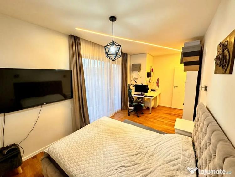 Apartament cu 7 camere semidecomandat în Bună Ziua