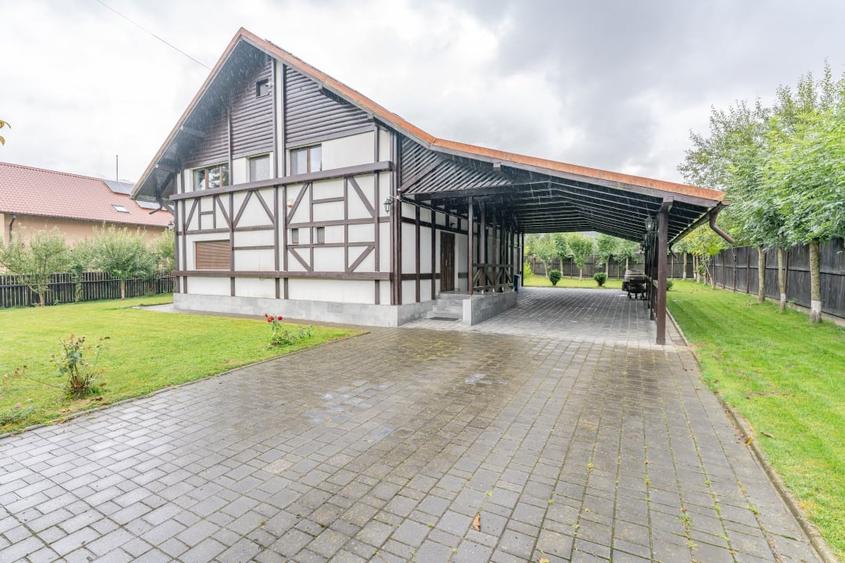 Casă individuală cu 5 camere cu Teren 1300 Mp în Predeal