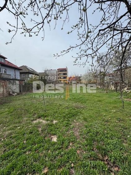 Teren Construcții intravilan de 1553 mp, în 13 Septembrie
