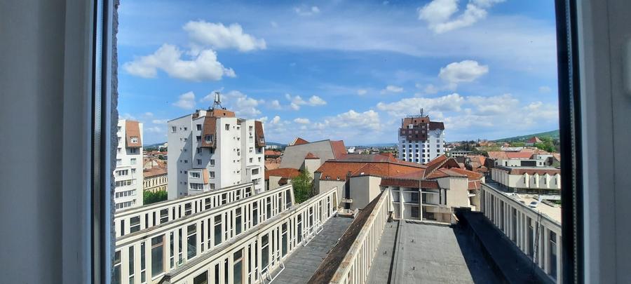 Apartament cu 4 camere decomandat în Ultracentral