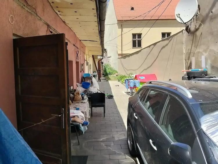 Casă cu Teren 60 Mp în Central