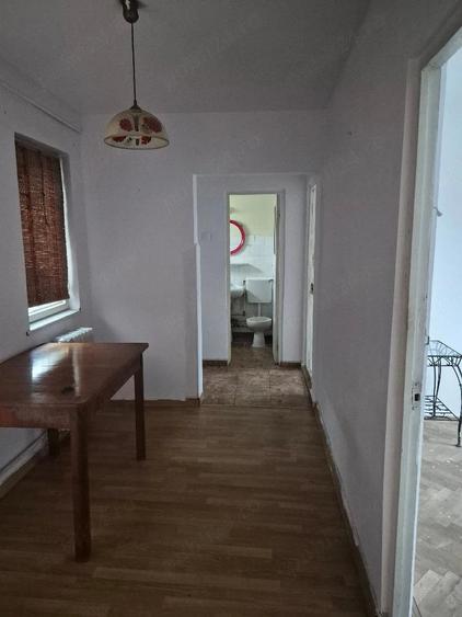 Apartament cu 3 camere semidecomandat în Nord