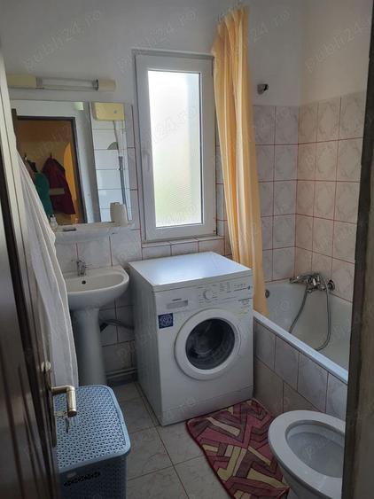 Apartament cu 3 camere semidecomandat în Baia Sprie