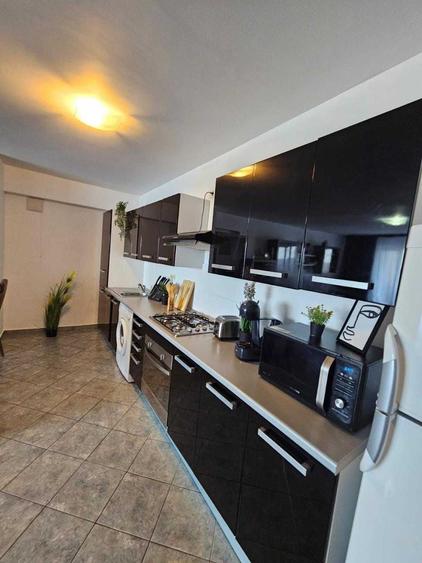 Inchiriez apartament 2 camere, superb, sector 1, Metrou - 8