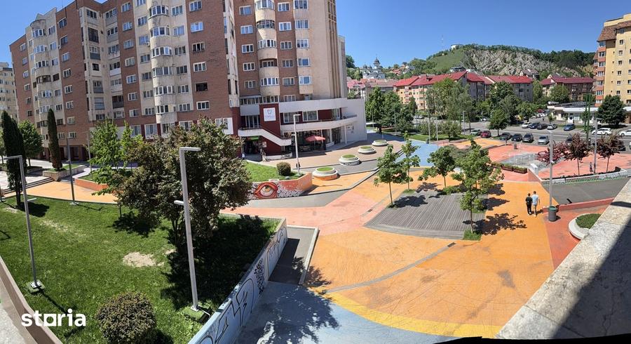 Apartament cu 3 camere decomandat în Valea Cetății