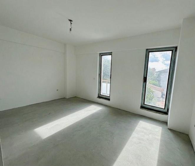 Apartament cu 3 camere decomandat în Aviației