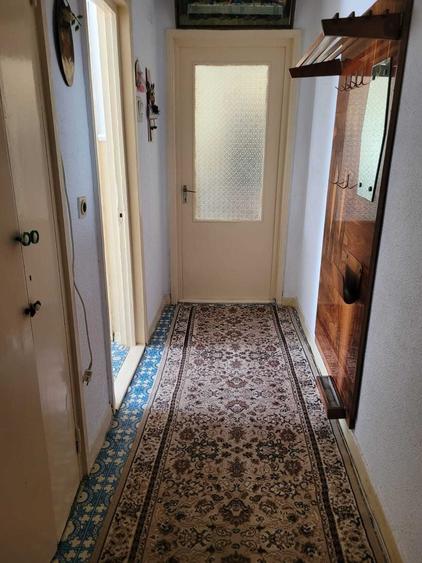 Apartament cu 2 camere nedecomandat în Uiești