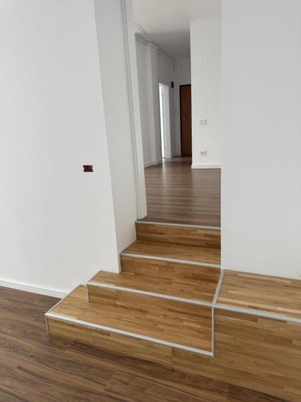 Apartament cu 3 camere semidecomandat în Viilor