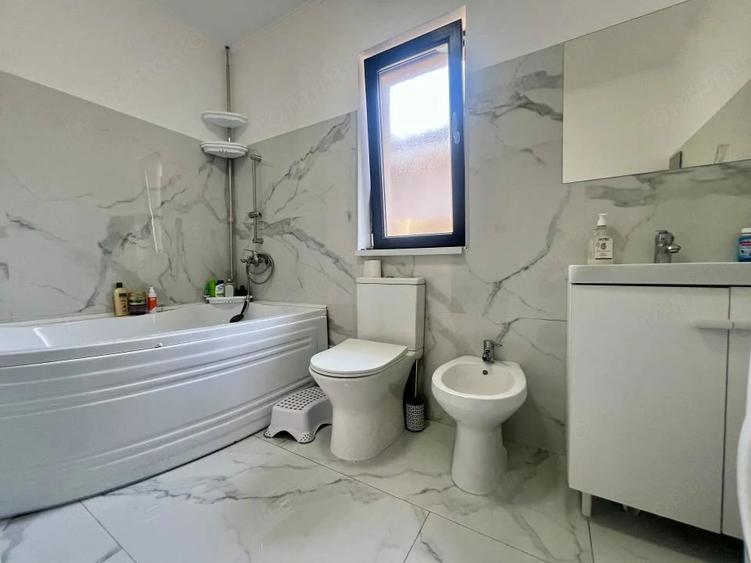 Casă cu 3 camere cu Teren 300 Mp în Sânmihaiu Român