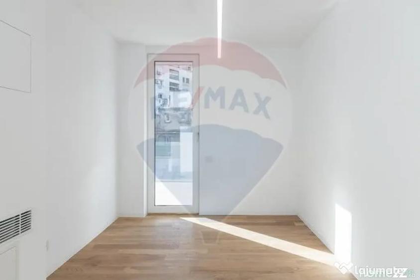 Apartament cu 3 camere decomandat în Națiunile Unite