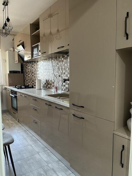 Apartament cu 2 camere decomandat în Sisești