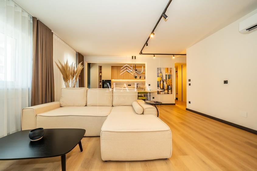 Apartament cu 4 camere decomandat în Mihai Viteazul