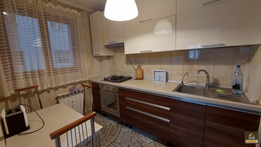 Apartament cu 3 camere decomandat în Drumul Taberei
