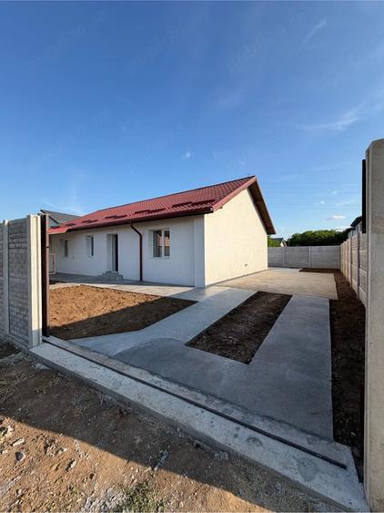 Casă cu Teren 358 Mp în Bâcu