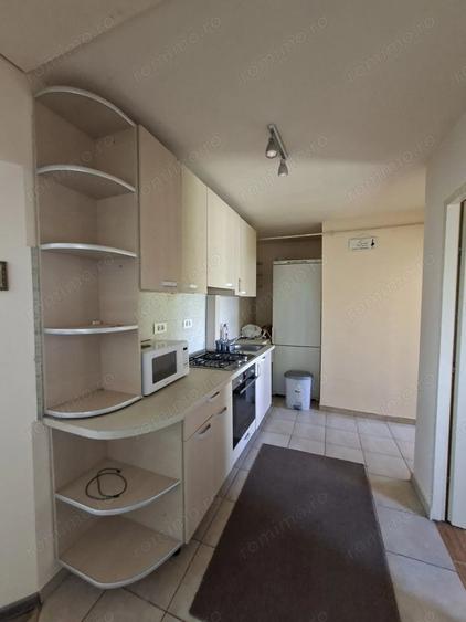 Apartament cu 3 camere decomandat în Giarmata