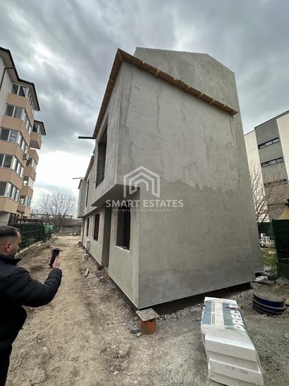 Duplex cu 4 camere cu Canalizare în Metalurgiei
