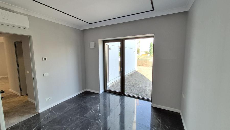 Apartament cu 3 camere decomandat, mobilat în Băneasa