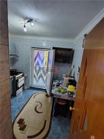 Apartament cu 3 camere decomandat în Colentina