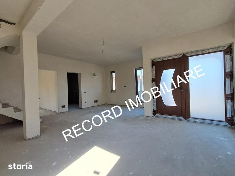 Casă cu 4 camere cu Teren 300 Mp în Apahida