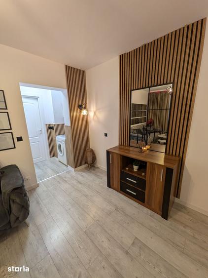 Apartament cu 2 camere semidecomandat în Calea București