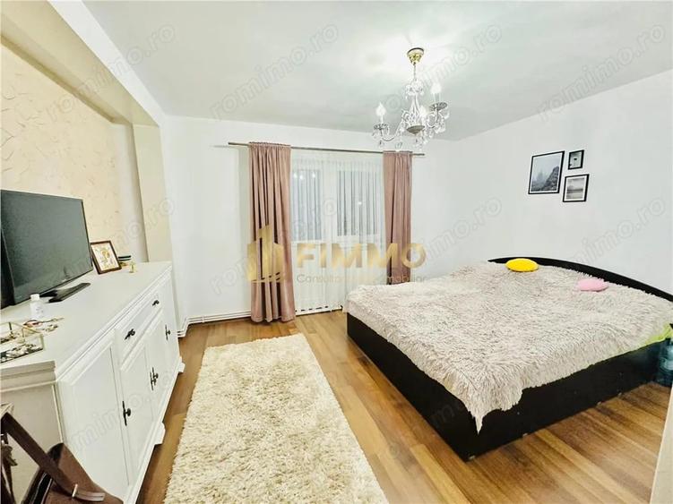 Apartament cu 4 camere decomandat în Obcini