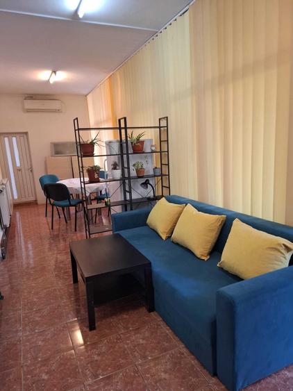 Apartament cu 3 camere semidecomandat în Complex Studențesc