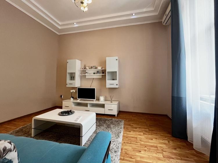 Apartament cu 2 camere decomandat, mobilat în P-ța Unirii