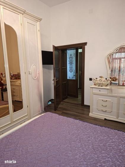 Casă cu 4 camere în Central