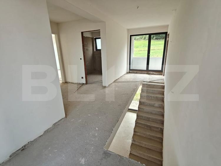 Casă individuală cu 5 camere cu Canalizare în Chinteni