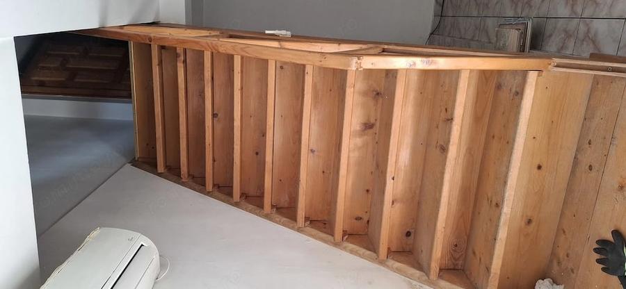 Casă cu 5 camere cu Teren 191 Mp în Central