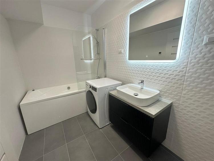 Apartament cu 2 camere semidecomandat, mobilat în Exterior Sud