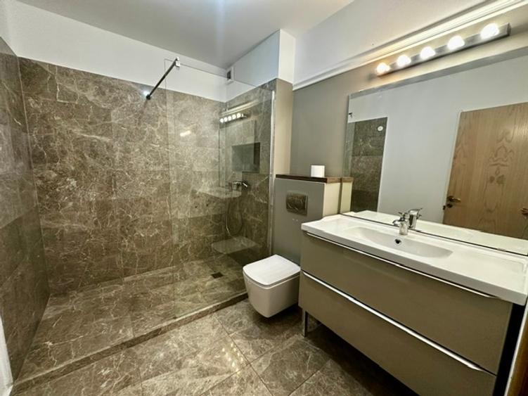 Duplex cu 6 camere cu Canalizare în Pipera